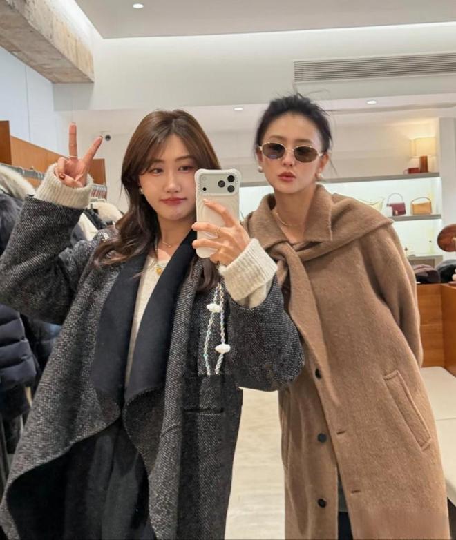 管是多大 分分钟穿出气质感瓦力棋牌试玩棕色大衣”不(图1) 管是多大 分分钟穿出气质感瓦力棋牌试玩棕色大衣”不(图1)