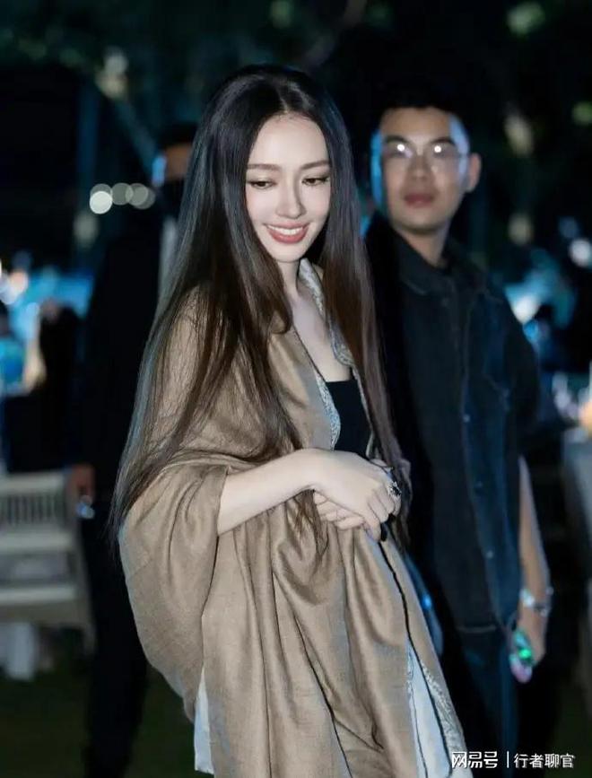 钱向佐带娃有时异地但豪门日子藏不住了瓦力游戏试玩郭碧婷手撕谣言：婆婆给(图5)